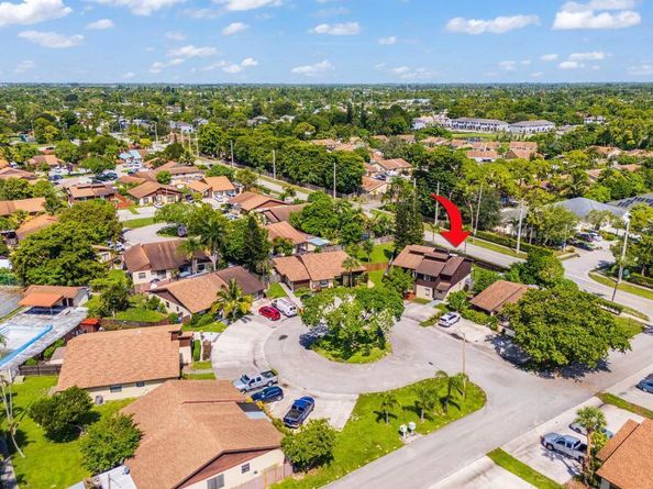 3755 Mil Stream Ct, Greenacres FL 33463