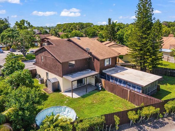 3755 Mil Stream Ct, Greenacres FL 33463