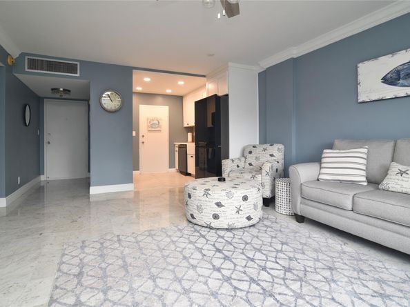 1831 NE 38th St 207, Fort Lauderdale FL 33308