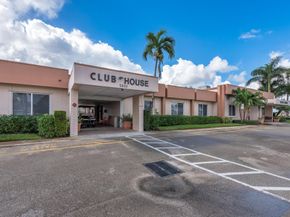 2555 Dudley Drive W E, West Palm Beach FL 33415