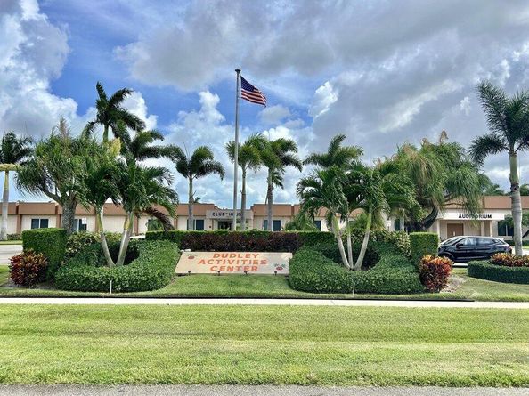2555 Dudley Drive W E, West Palm Beach FL 33415