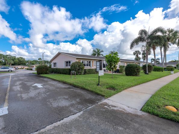2555 Dudley Drive W E, West Palm Beach FL 33415