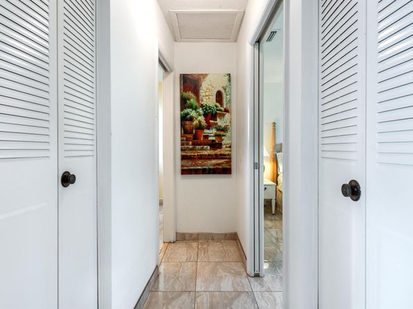 2555 Dudley Drive W E, West Palm Beach FL 33415