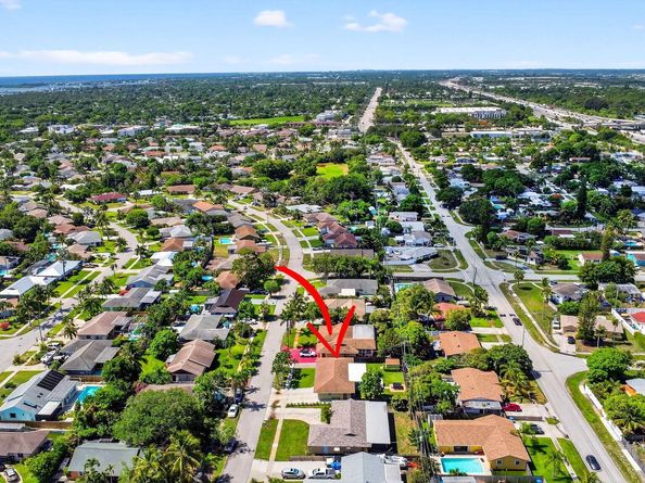 735 La Costa Way, Lantana FL 33462