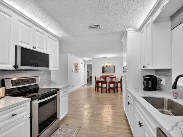 735 La Costa Way, Lantana FL 33462
