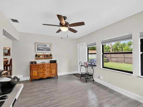 735 La Costa Way, Lantana FL 33462
