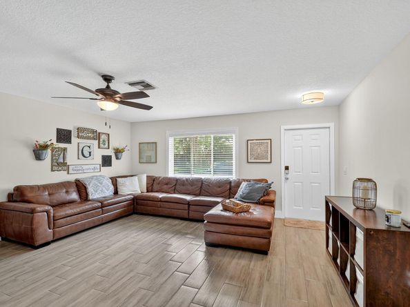 735 La Costa Way, Lantana FL 33462