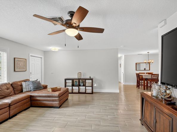 735 La Costa Way, Lantana FL 33462