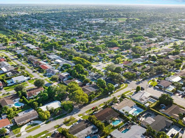 5650 SW 91 Avenue, Miami FL 33173