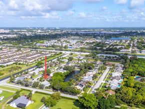 4770 SW 57th Ter, Davie FL 33314