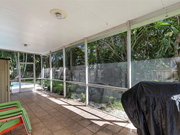 4770 SW 57th Ter, Davie FL 33314
