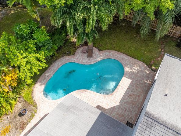 4770 SW 57th Ter, Davie FL 33314