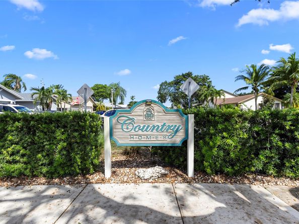 4770 SW 57th Ter, Davie FL 33314