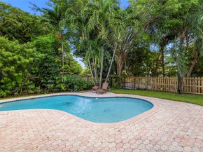 4770 SW 57th Ter, Davie FL 33314