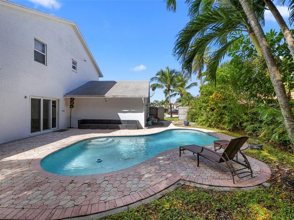 4770 SW 57th Ter, Davie FL 33314