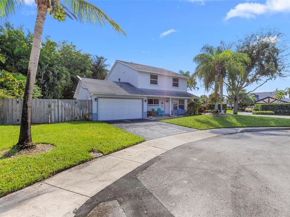 4770 SW 57th Ter, Davie FL 33314