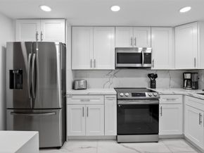 9623 S Hollybrook Lake Dr 204, Pembroke Pines FL 33025