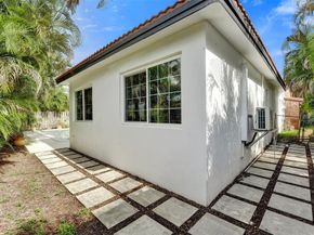 4731 NE 13 Avenue, Oakland Park FL 33334