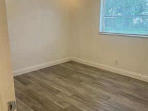 560 SW 14th St, Deerfield Beach FL 33441