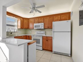 94 Stratford G, West Palm Beach FL 33417