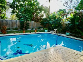 1240 SW 4th Ave, Pompano Beach FL 33060