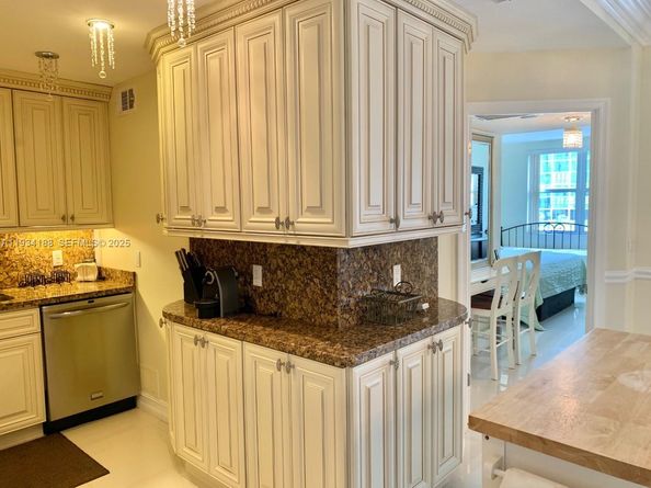1985 S Ocean Drive 3C, Hallandale Beach FL 33009