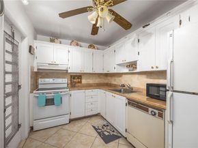 3990 NW 42nd Ave 311, Lauderdale Lakes FL 33319