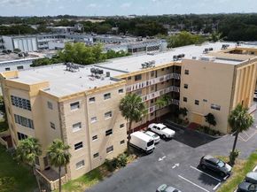 3990 NW 42nd Ave 311, Lauderdale Lakes FL 33319