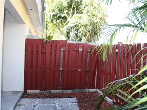 2460 Taylor St, Hollywood FL 33020