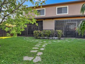 1461-1463 SW 40th Ter, Fort Lauderdale FL 33317