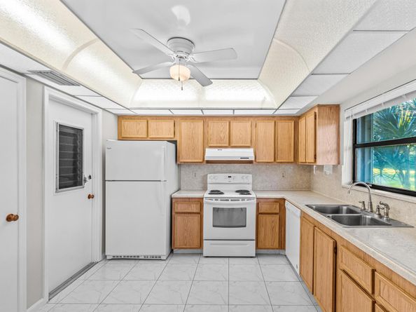 4640 Rosewood Tree Court B, Boynton Beach FL 33436
