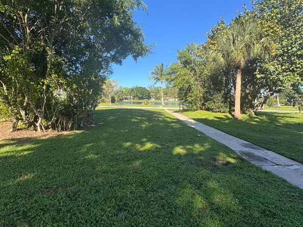 141 West Court, Royal Palm Beach FL 33411