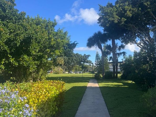 141 West Court, Royal Palm Beach FL 33411