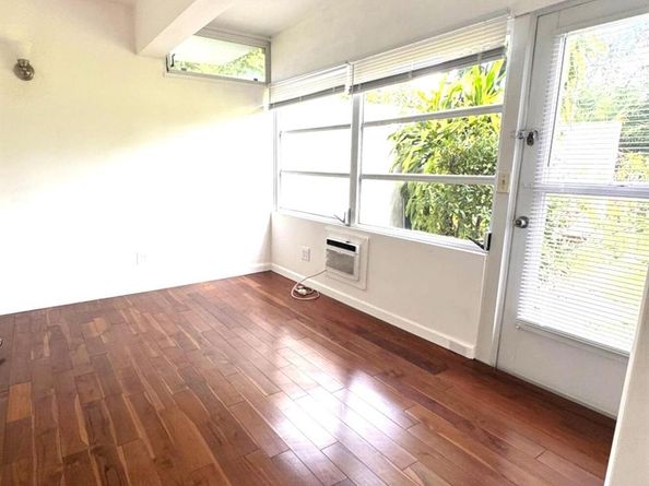 141 West Court, Royal Palm Beach FL 33411