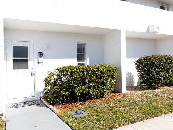 141 West Court, Royal Palm Beach FL 33411