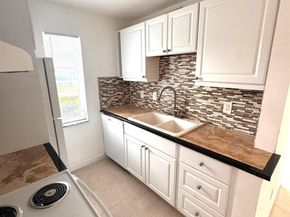 141 West Court, Royal Palm Beach FL 33411