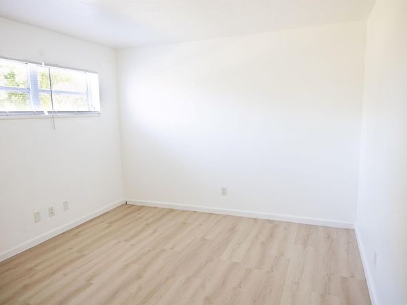 141 West Court, Royal Palm Beach FL 33411