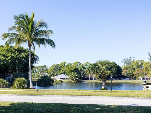 141 West Court, Royal Palm Beach FL 33411