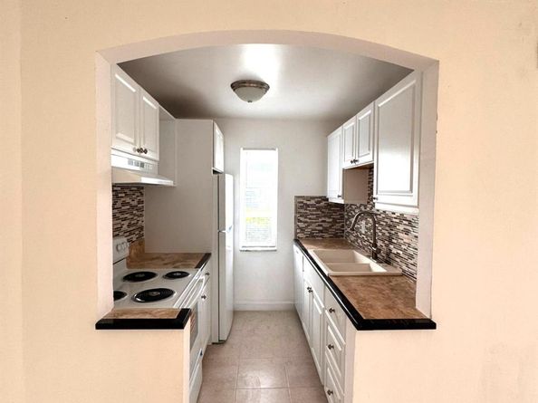 141 West Court, Royal Palm Beach FL 33411