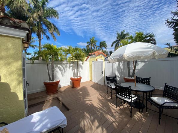 301 Australian Avenue 306, Palm Beach FL 33480