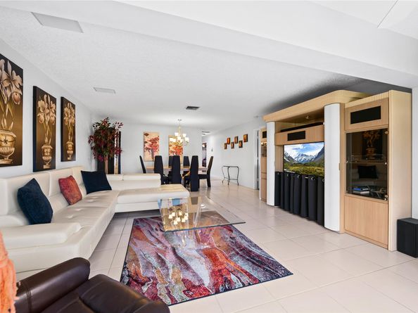 1621 NW 20th Ave 203, Delray Beach FL 33445