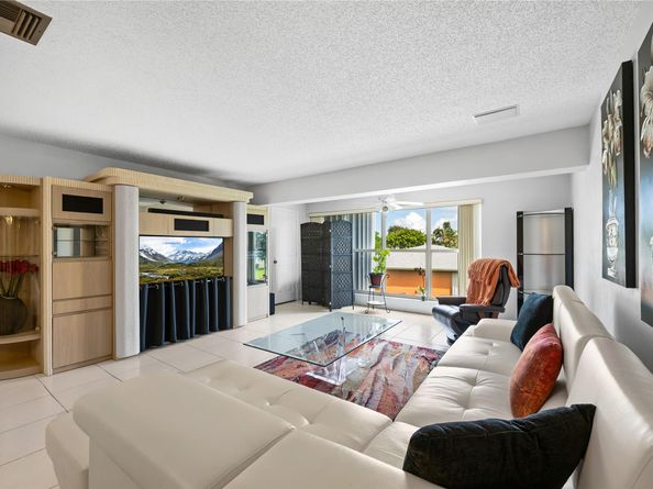 1621 NW 20th Ave 203, Delray Beach FL 33445