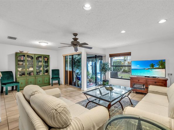 2737 NW 42nd Ave 2737, Coconut Creek FL 33066