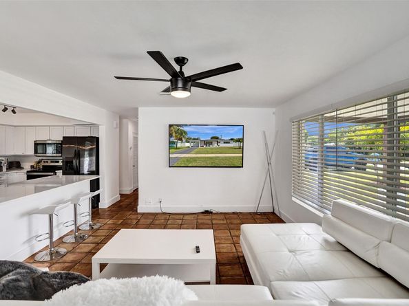2136 NE 3rd Way, Boca Raton FL 33431