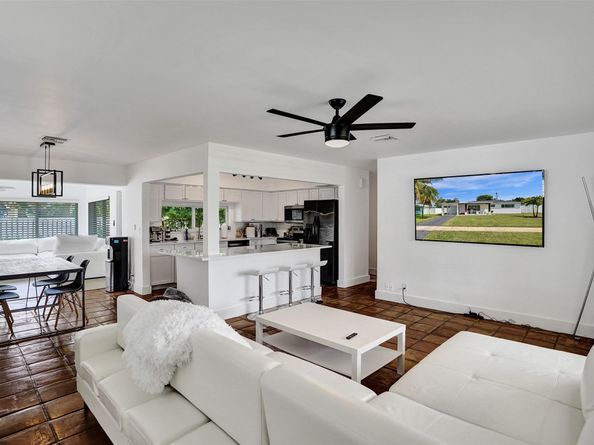 2136 NE 3rd Way, Boca Raton FL 33431