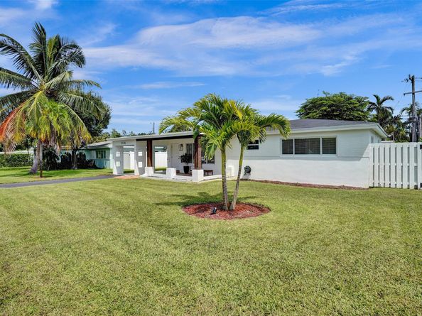 2136 NE 3rd Way, Boca Raton FL 33431