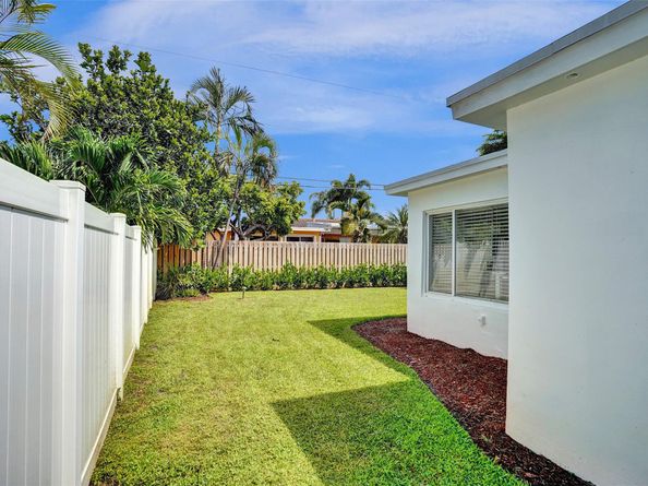 2136 NE 3rd Way, Boca Raton FL 33431