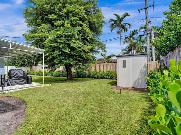 2136 NE 3rd Way, Boca Raton FL 33431