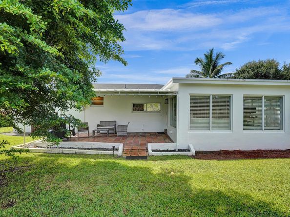2136 NE 3rd Way, Boca Raton FL 33431