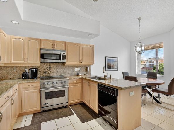5781 NW 24th Avenue 902, Boca Raton FL 33496